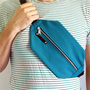 Turquoise blue shoulder bag